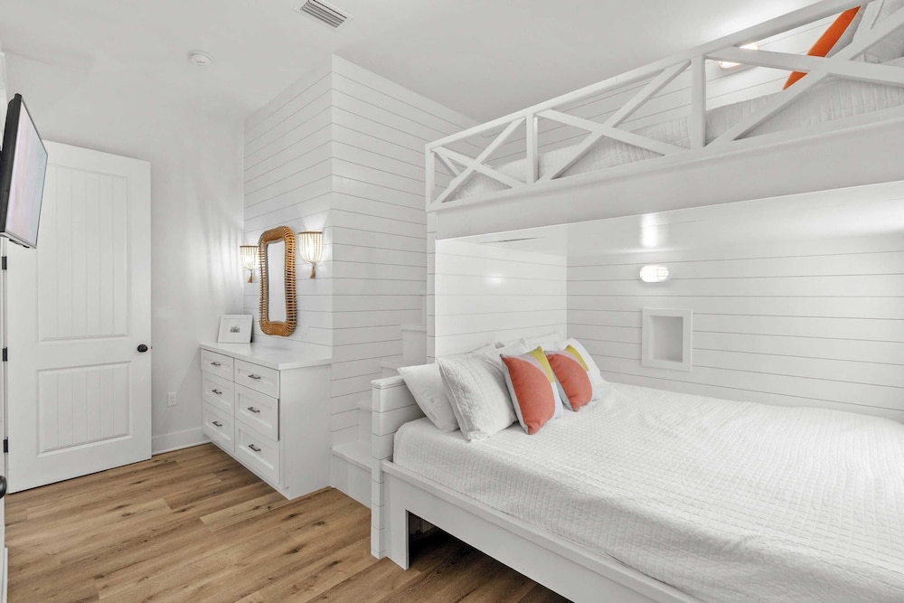 Sleeps 34! 2 Homes, Private Pools, Firepit, Golf Cart, Walk to Beach Seagrove San Juan by Avantstay