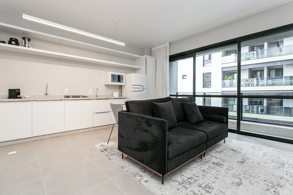Studios Tower by Viva - Prédio com piscina e estacionamento no centro de Floripa