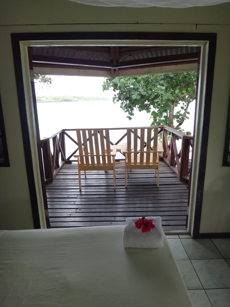 Va-i-moana Seaside Lodge
