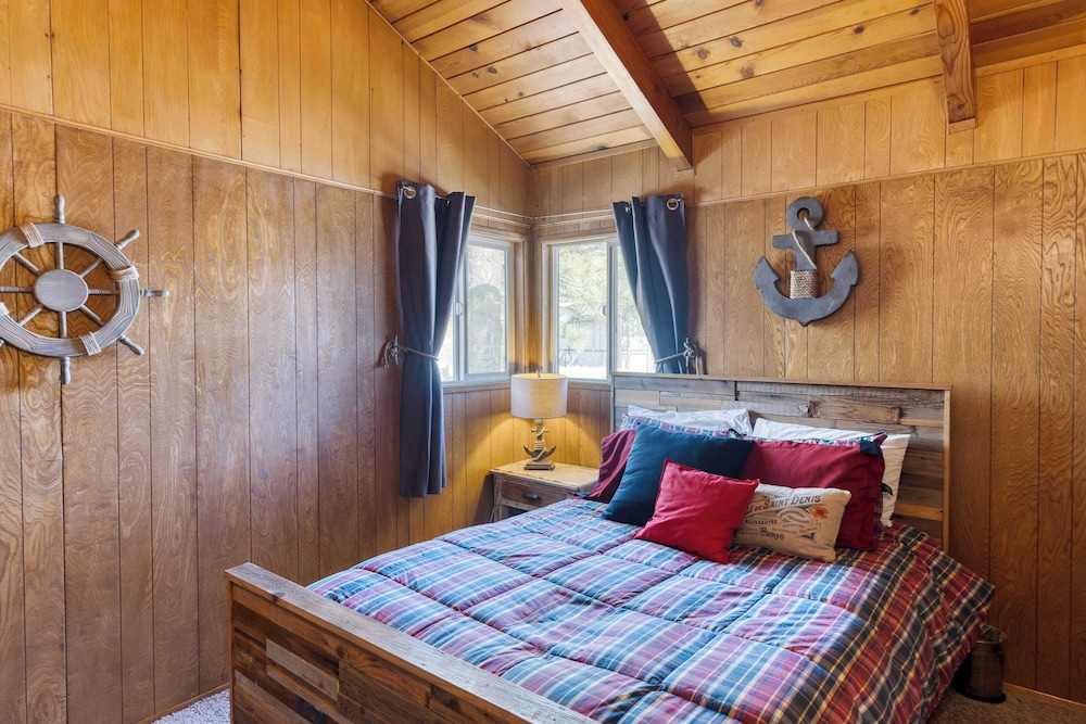 Lakeside in Bearadise by Avantstay Gorgeous Mountain Cabin in Boulder Bay!