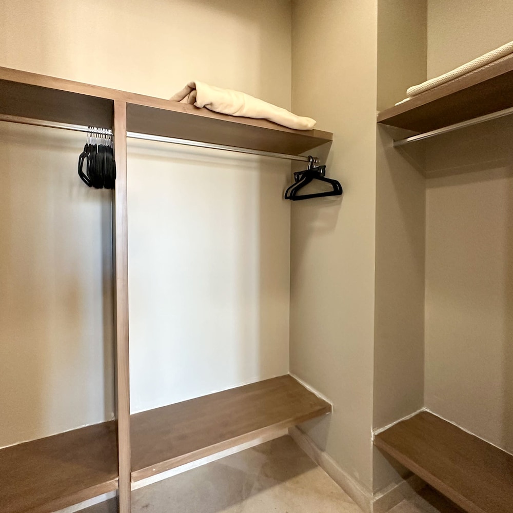 Splash Into Style Ground Floor Poolside Condo