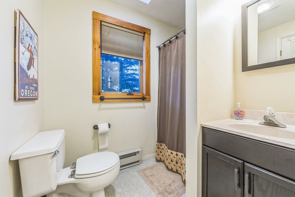 Tahawus 74I - A Cozy Adirondack Retreat 2 Bedroom Townhouse by The Summit at Gore Mountain