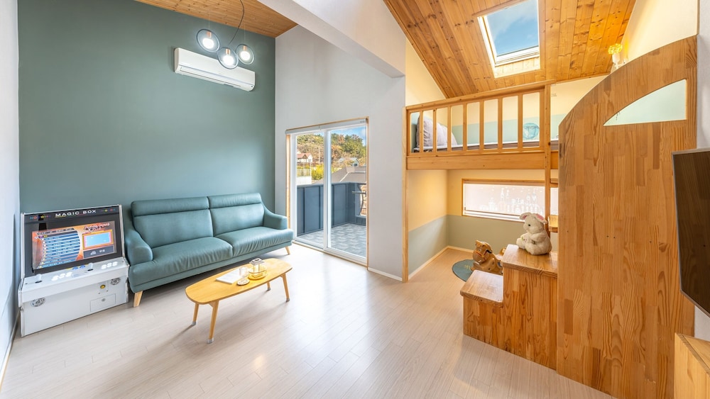 Gyeongju Jamjam Kids Pool Villa Pension