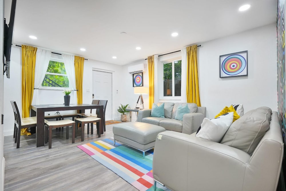 Vacay Spot Wynwood Fun 8 to 28guests 4kitchens BBQ