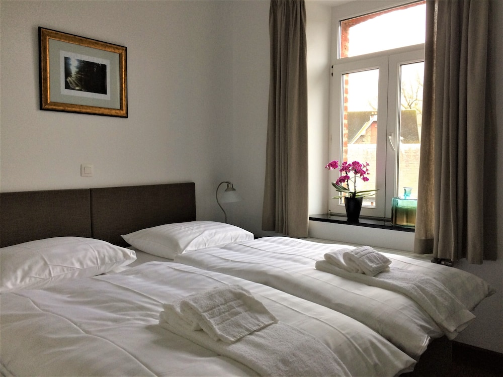 Le Baron Apartments