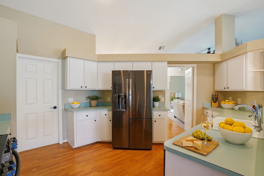 Seahorse Cove - Pool, Gulf Access & Tiki Bar 3 Bedroom Home