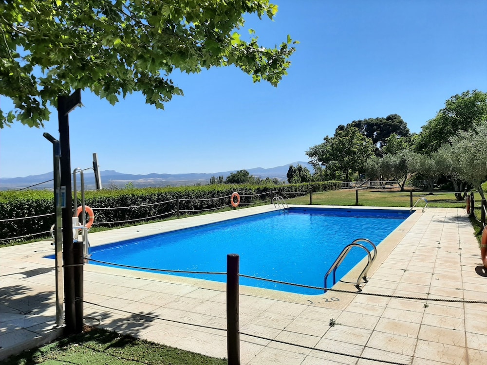 Casa Rural Garnacha de Borja has a Barbacue and Terrace