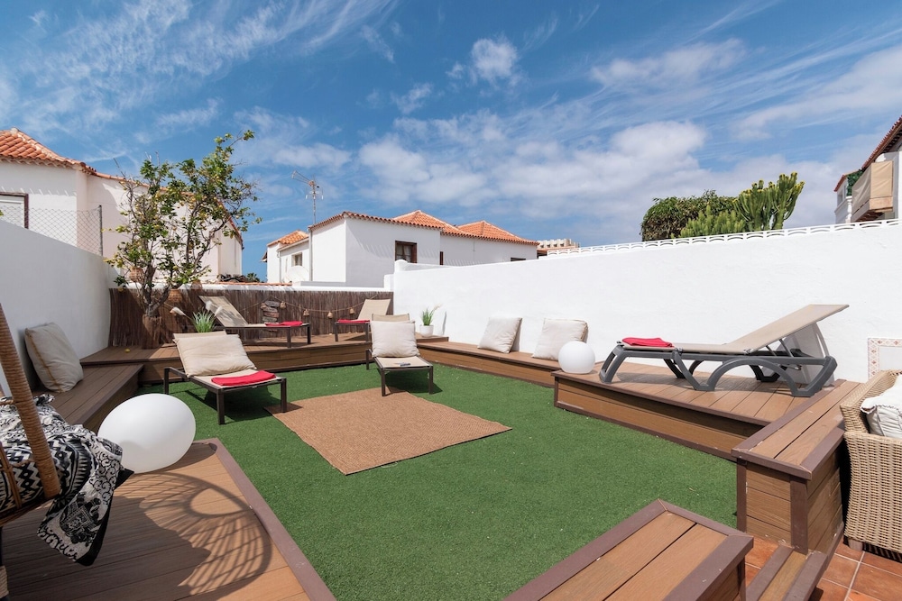 Villa Tricia 6 Bedroom Las Americas