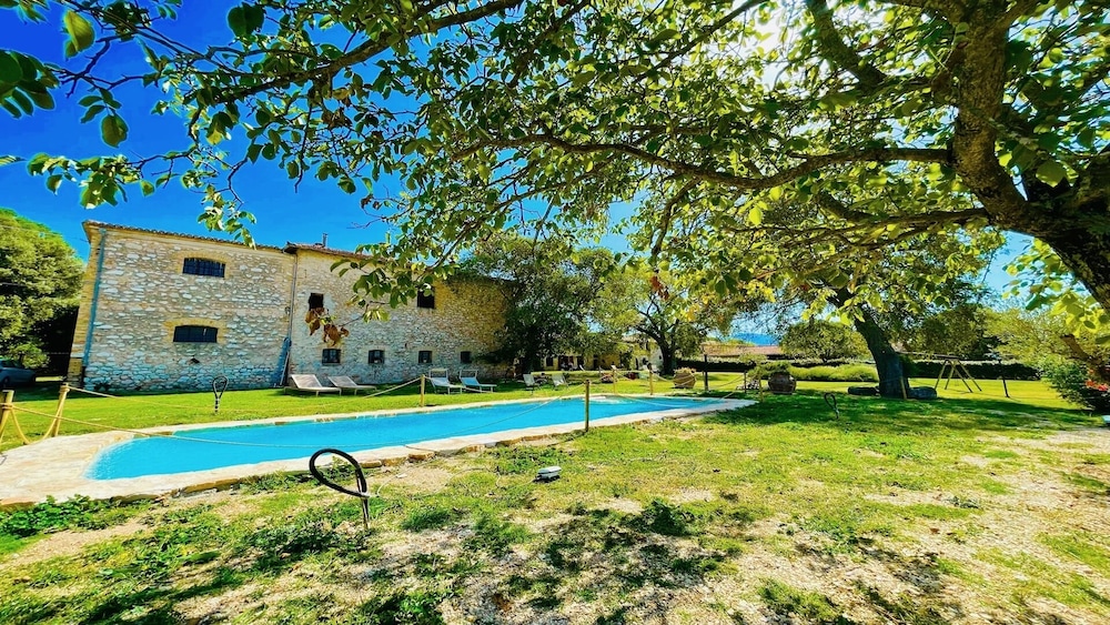 Open Pool Villa in Italy - Spoleto Umbria - Property Image 18
