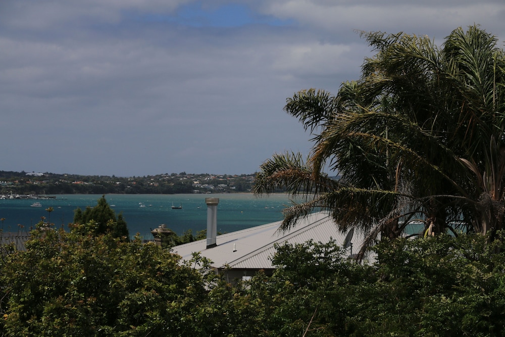 Abaco on Jervois