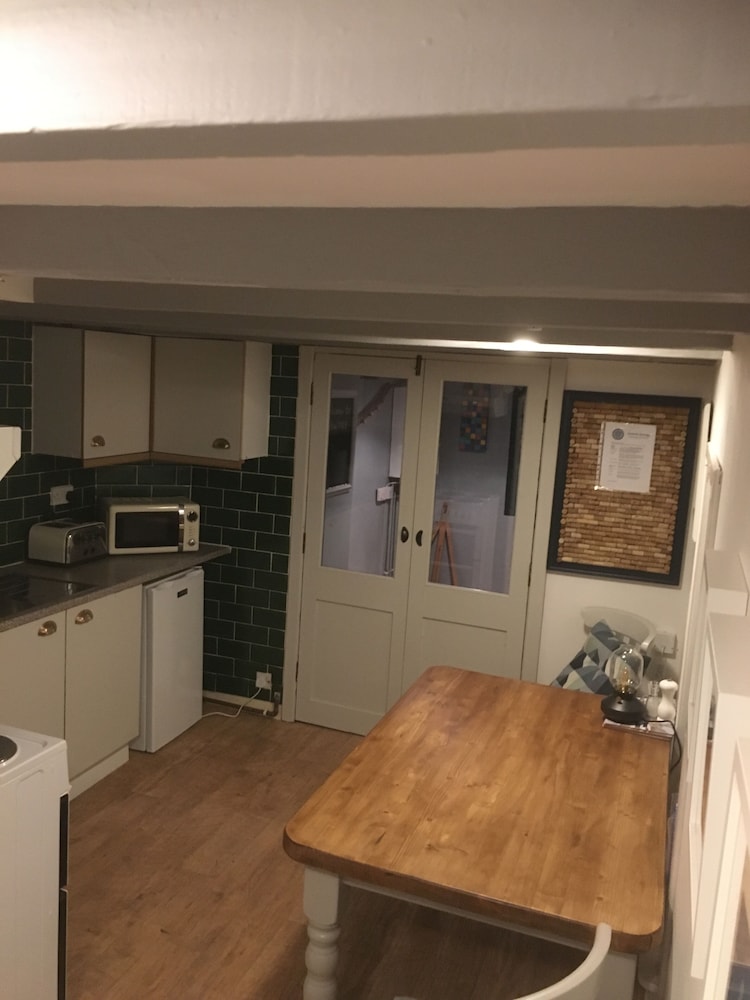 Yewtree Cottage -the Art House view 5