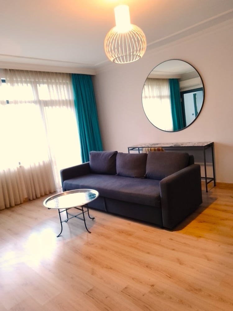 Spacious flat in Old Town - Leylak