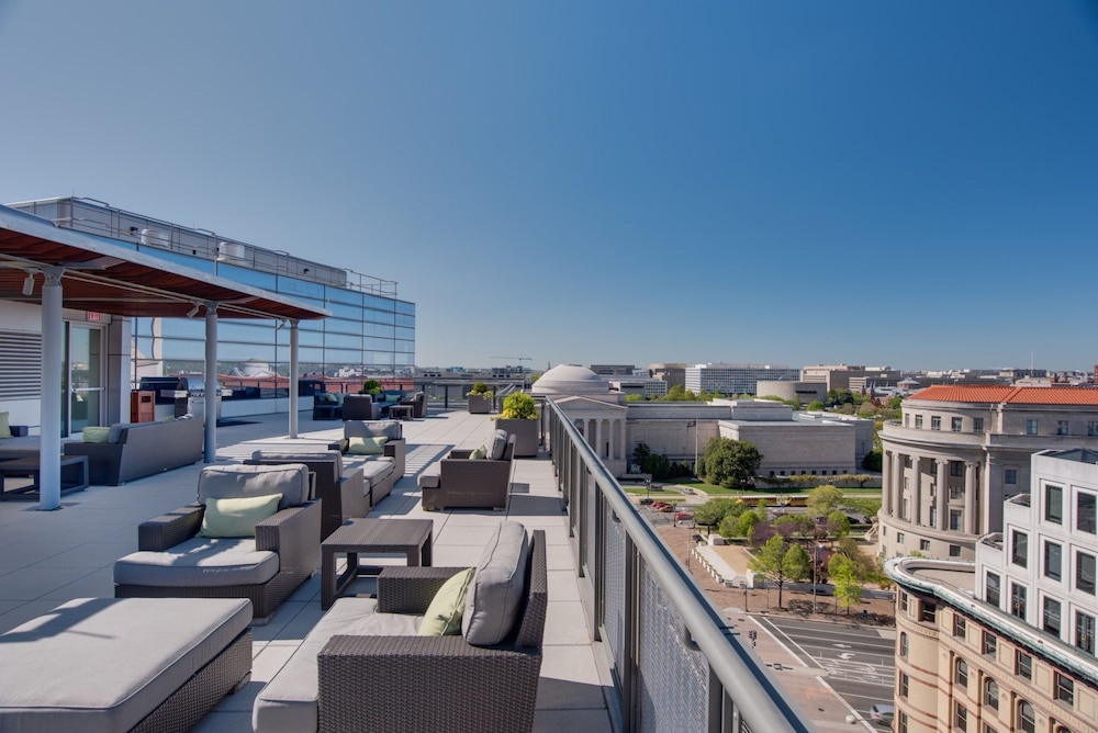 Bridgestreet at Newseum Residences