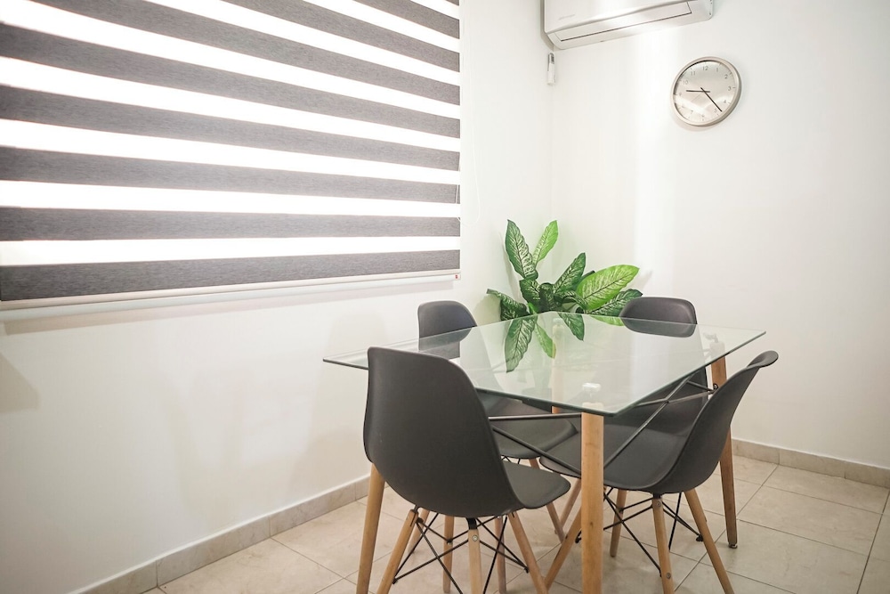 Cozy Apartment Poliforum AC
