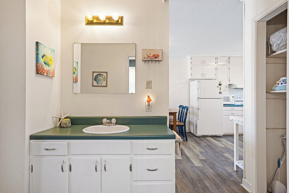 Catch A Wave by Topsail Realty
