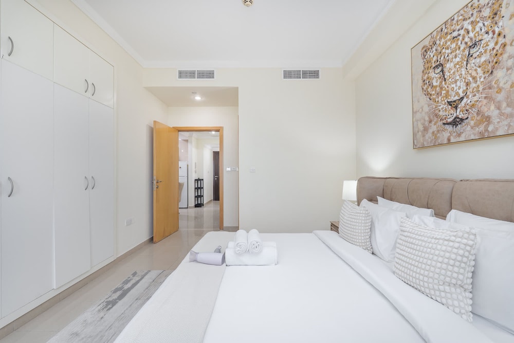 1 Bedroom in Marina With Stunning Ain Dubai View