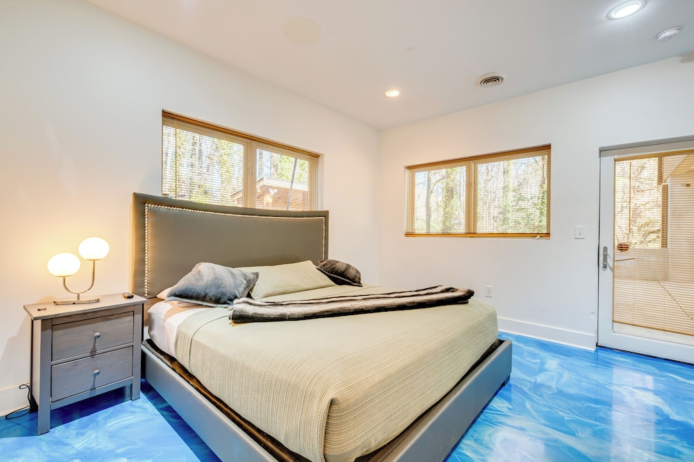 7 Mi to Dtwn Atl: Sleek & Modern Home!