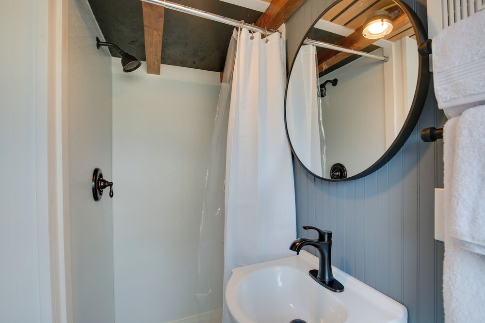 'the Chardonnay Chalet' Defiance Studio Trail!