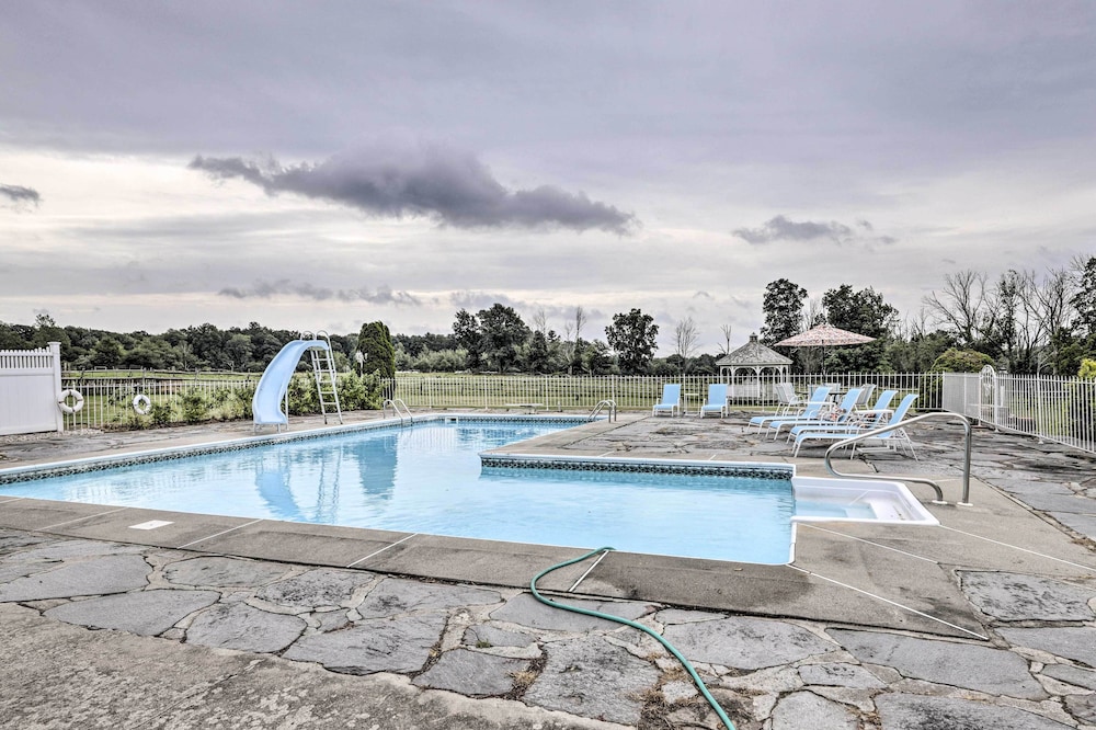 Charming Farmhouse w/ Pool & Fishing Pond! view 4