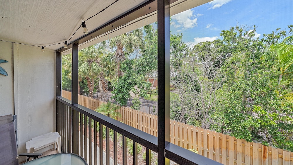 White Sands On Siesta 1 Bedroom Condo