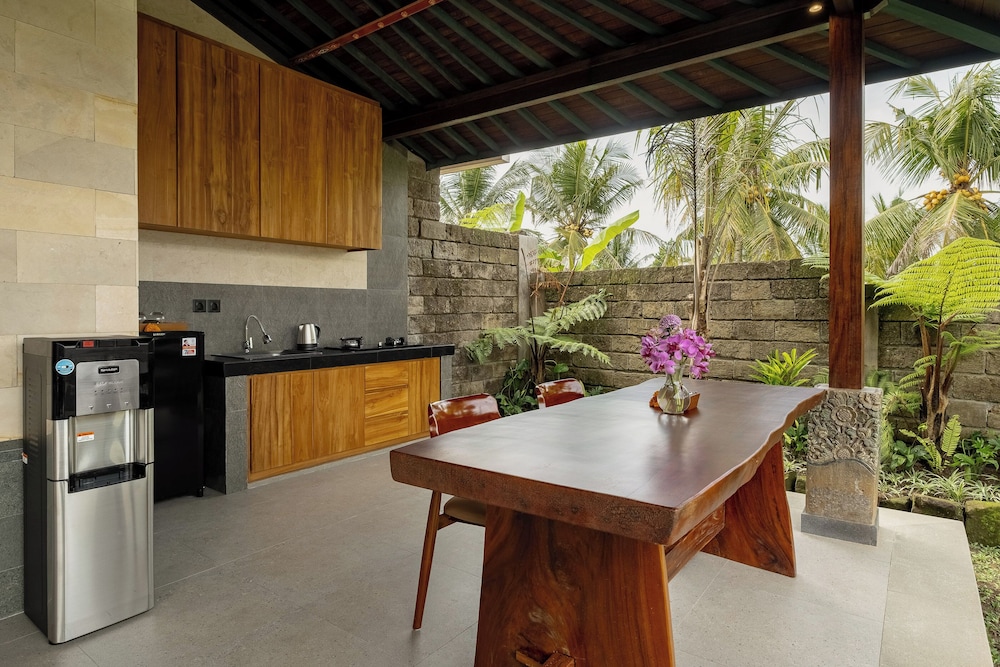 Agrapana Ubud Villa