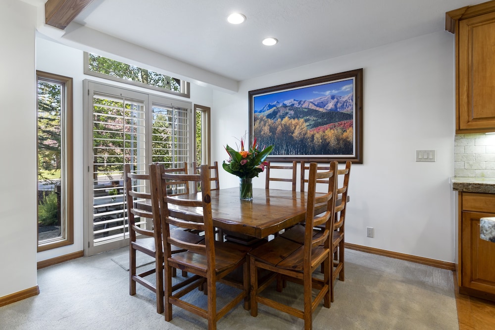 Deer Lake Village at Deer Valley Resort - Two Bedroom Condo with Hot Tub #2426 2 Condo