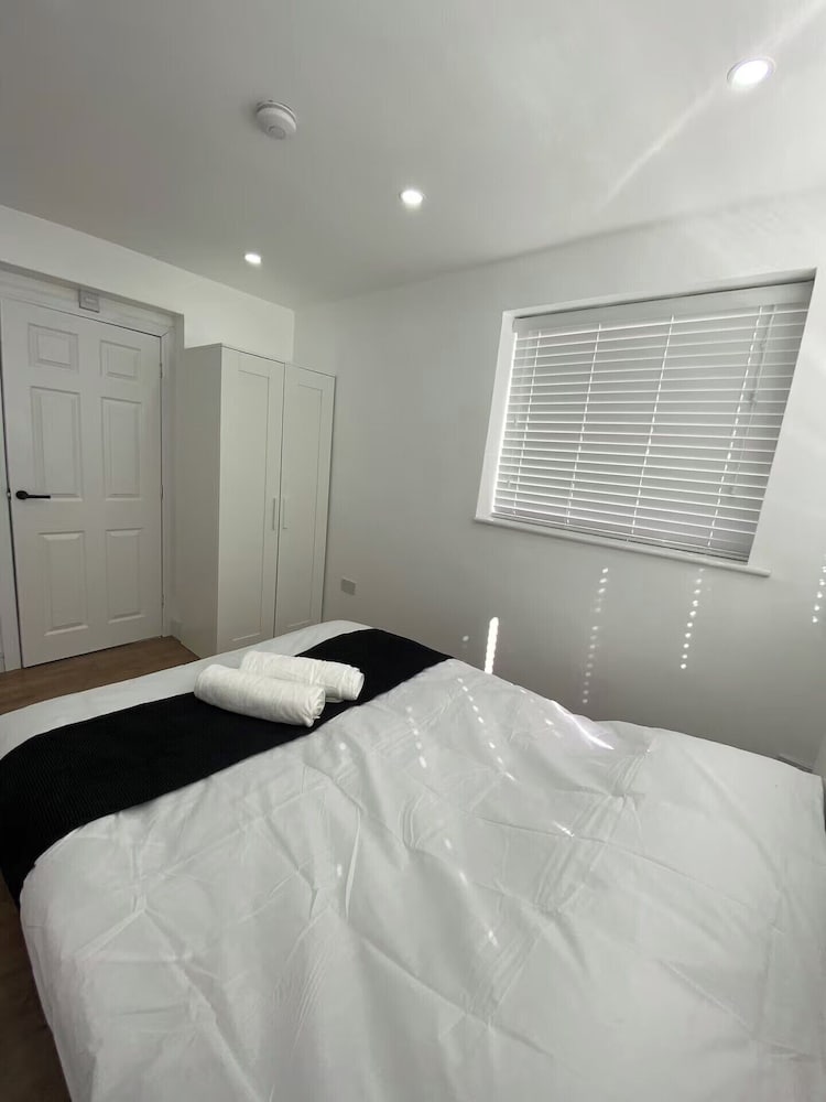 Luton City Retreat - Spacious 3 Bedroom Apartment
