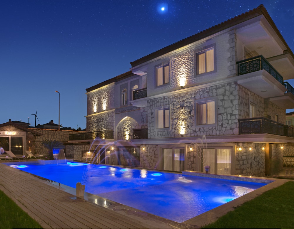 Hotel Casa Sevilla Alacati - Image 1