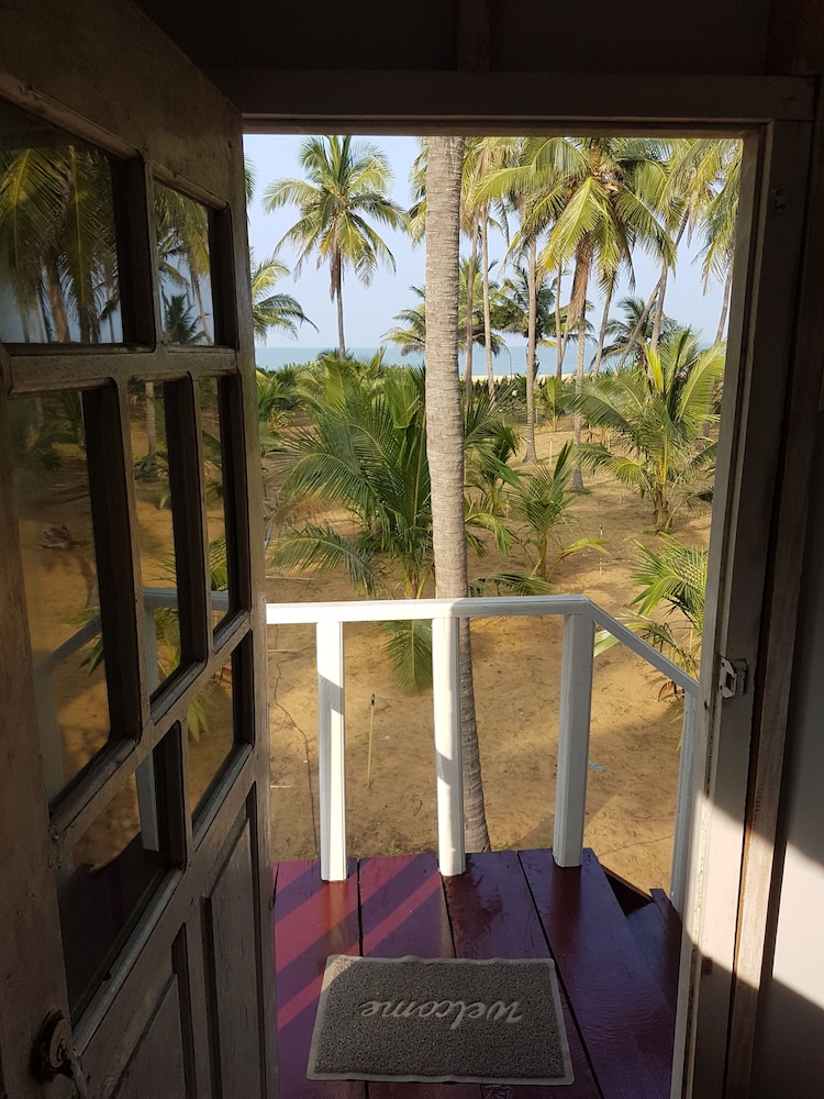 Rüstic Beach Villa