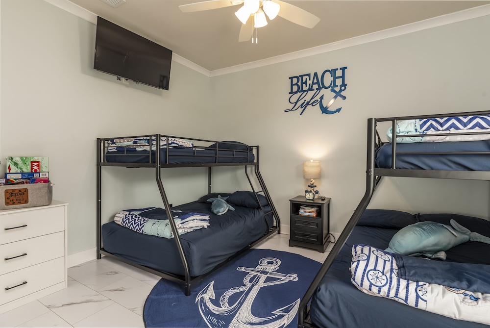 Bay Breeze - 2420 Bienville 4 Bedroom Home