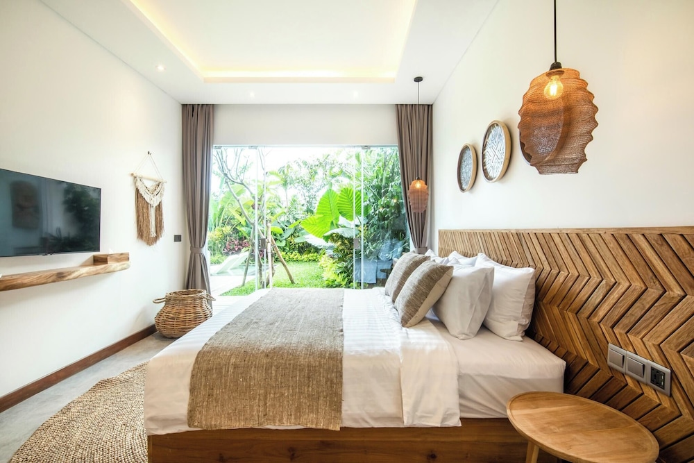 Brand New 4br Villa 400 to Finns Canggu