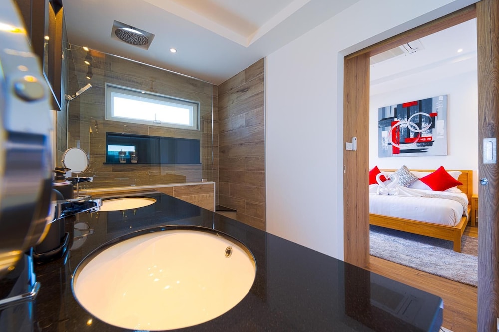 Brand-New Modern 3-Bedroom Villa MB20
