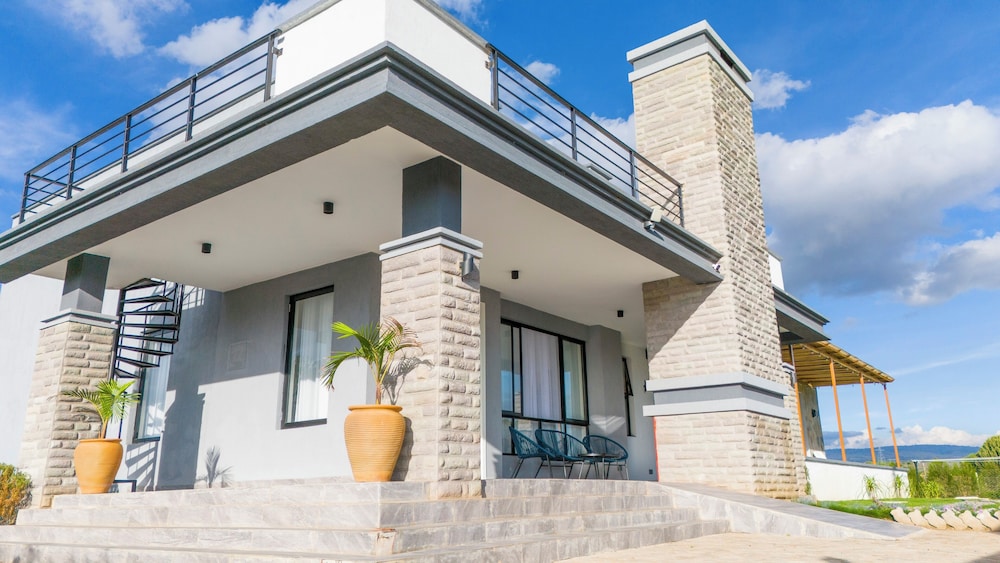 Lux Suites Impala House Naivasha
