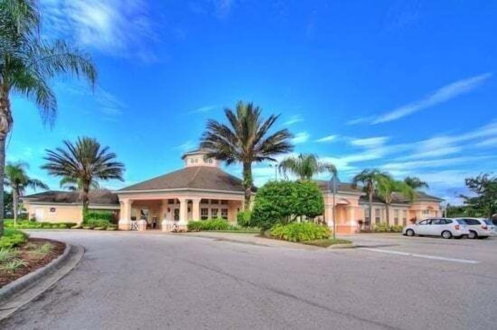 Resort Condo W/ Amenities Near Disney Parks 2 Bedroom Condo