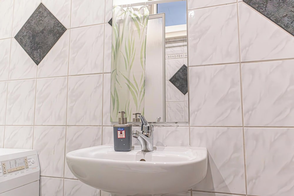 Bright 2BR Flat Near Westbahnhof