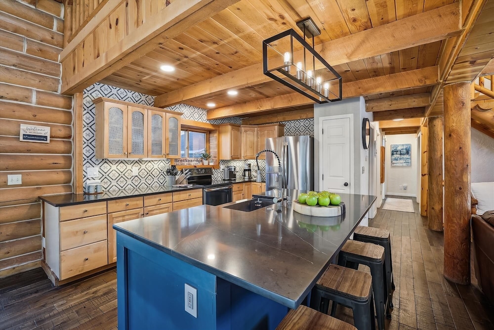 American Way Chalet 5 Bedroom Home