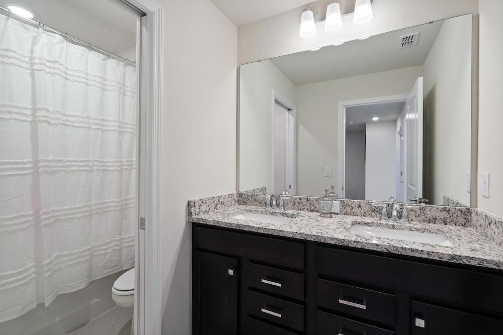 Windsor Cay Resort 5 Bedroom Townhome with Pool 5 Townhouse