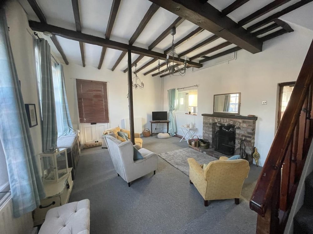 Milk Honey Cottage - Charming Shropshire Retreat view 5