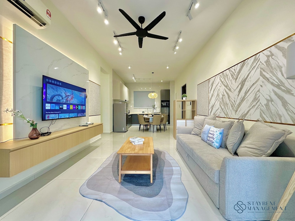 Country Garden Danga Bay Sea View Homestay by Stayrene