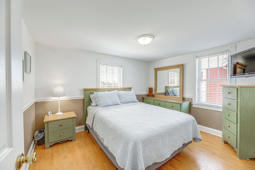 Steps to Shore: Newly Renovated Dewey Beach Home!