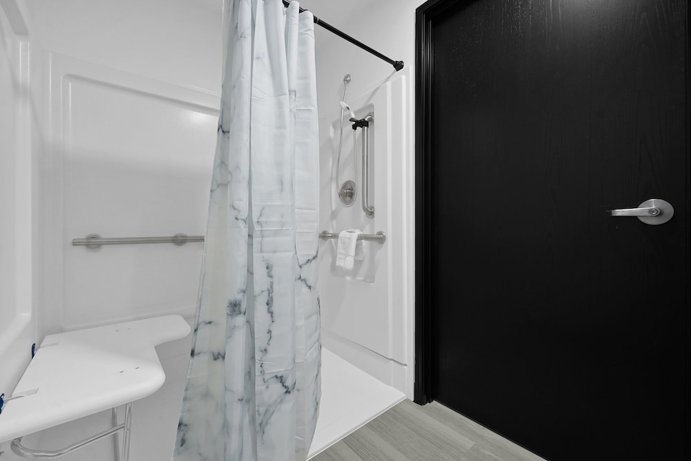 Holmes Suites Inn Columbus Pataskala - I-70 East - Property Image 18