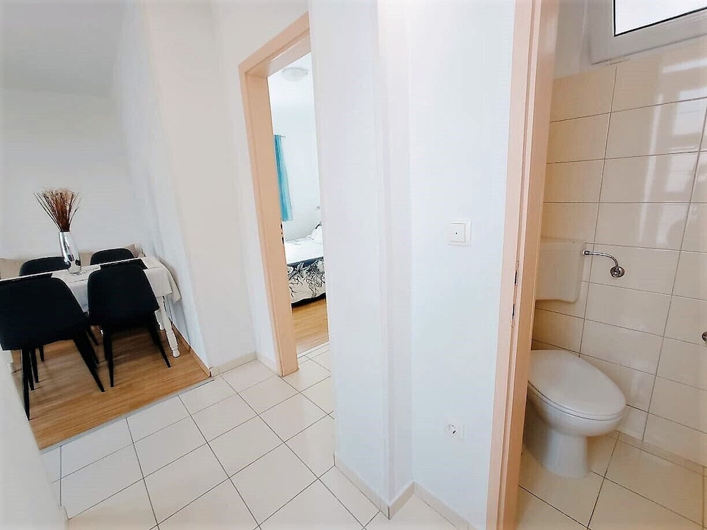 Cute apartment in stone house near sea