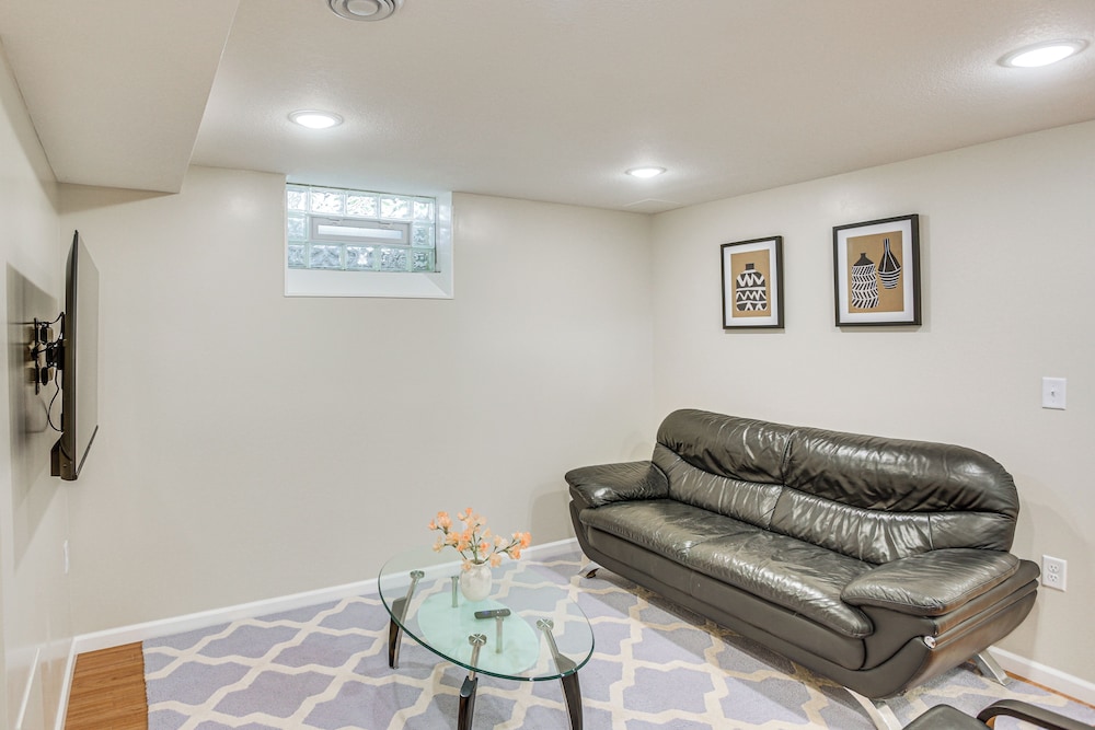 Charming Saint Paul Retreat: 7 Mi to Downtown!
