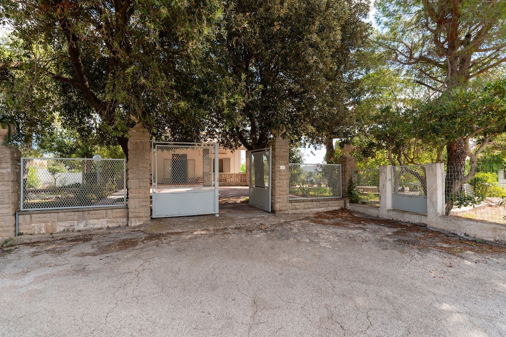 Villa Nuvole Bianche con Piscina by Wonderful Italy