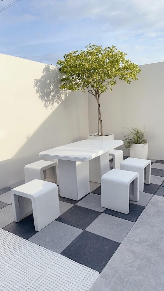 Level TWO pool villa Sriracha