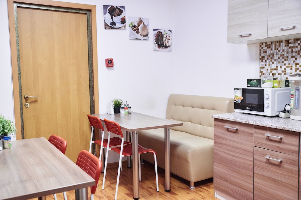 HotHos Hostel