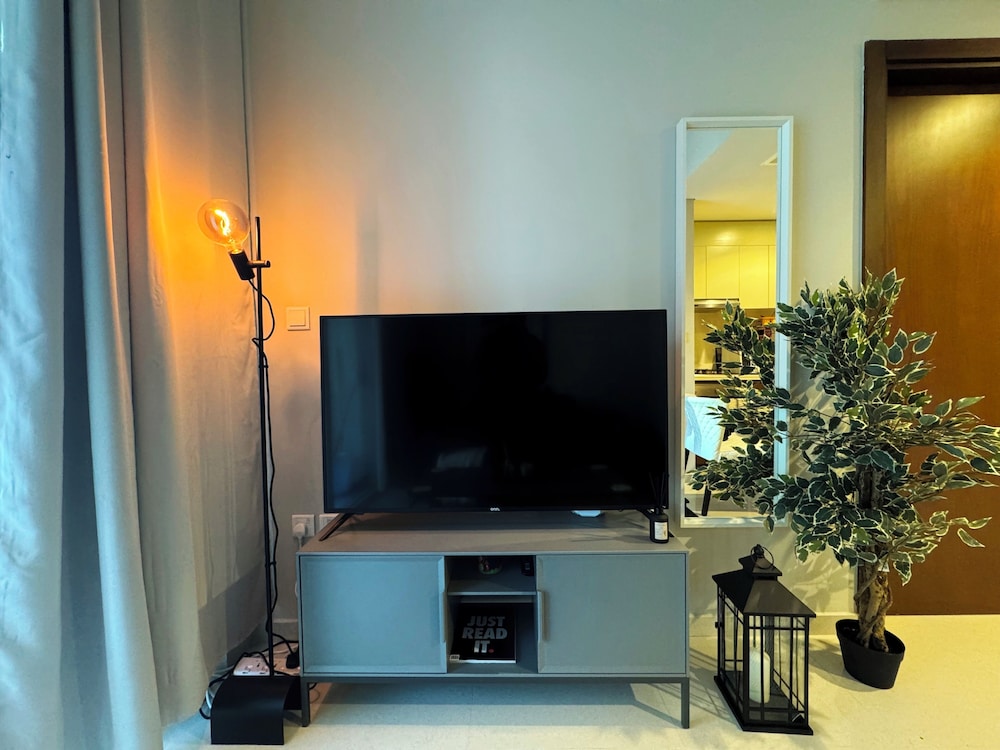Damac Reva Residences 808