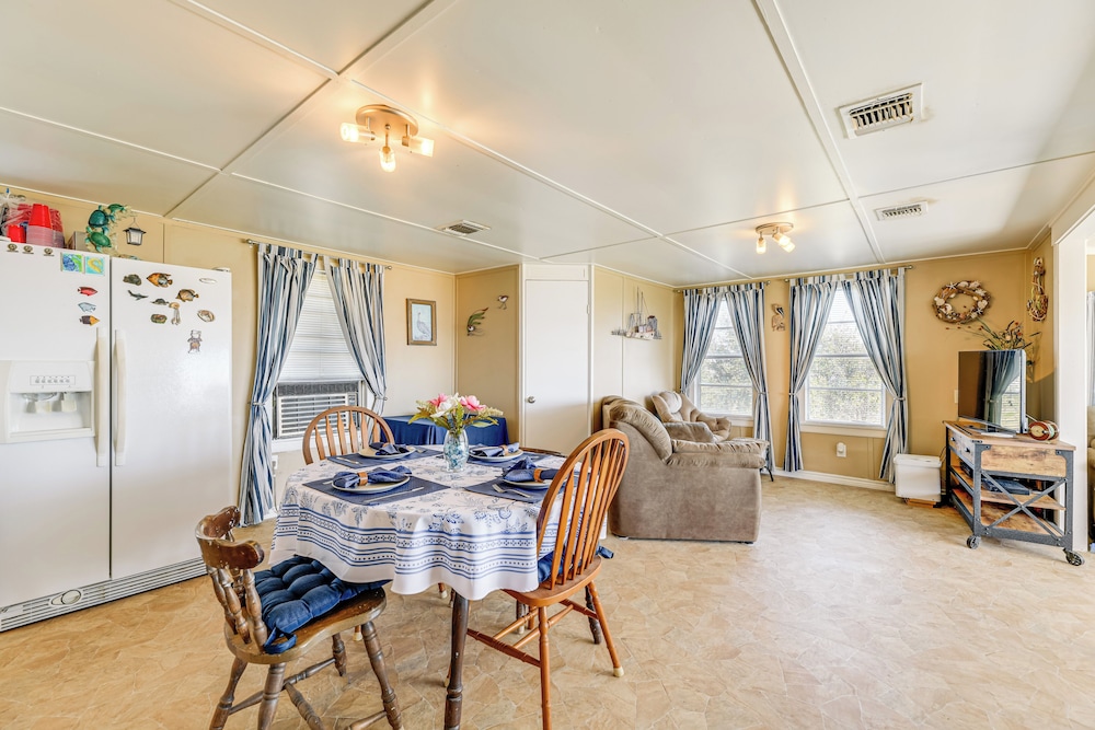 Powderhorn Lake House w/ Grill + Water Views!