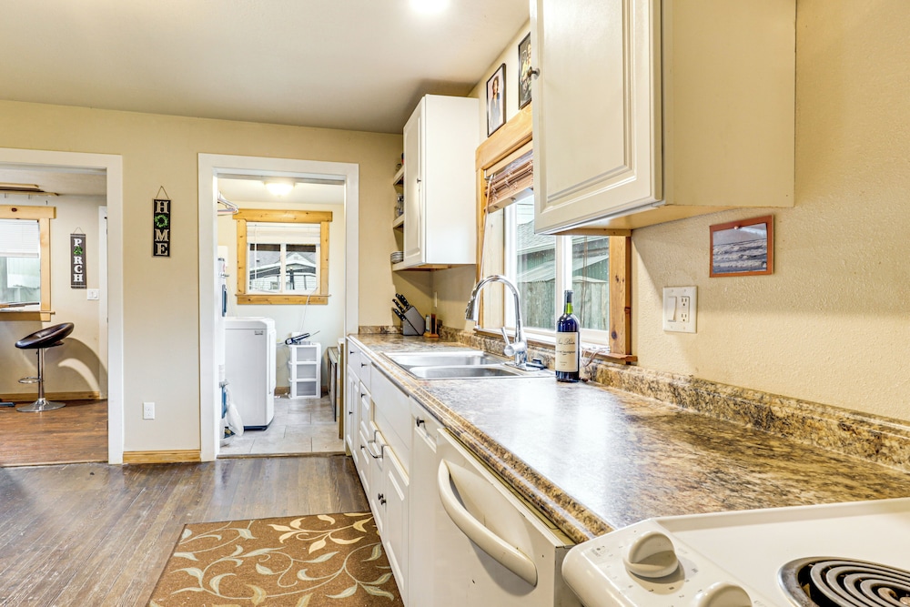 3 Mi to University of Oregon: Cozy Home