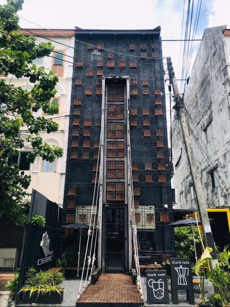 Shade House - Phuket Downtown